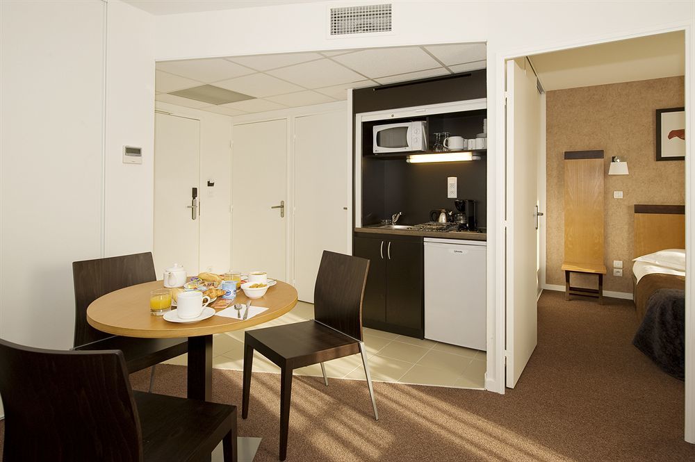 Appart'Hotel Odalys City - Bioparc Lyon Est Cameră foto